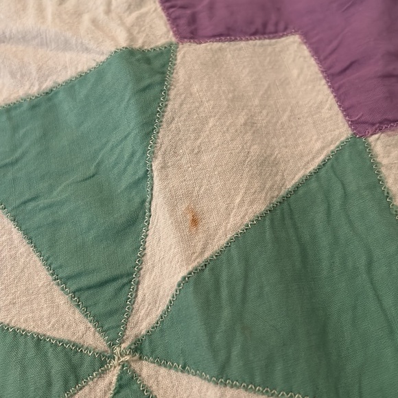 VINTAGE Quilted Twin Size Bed Cover with Scalloped Edges - Picture 5 of 7